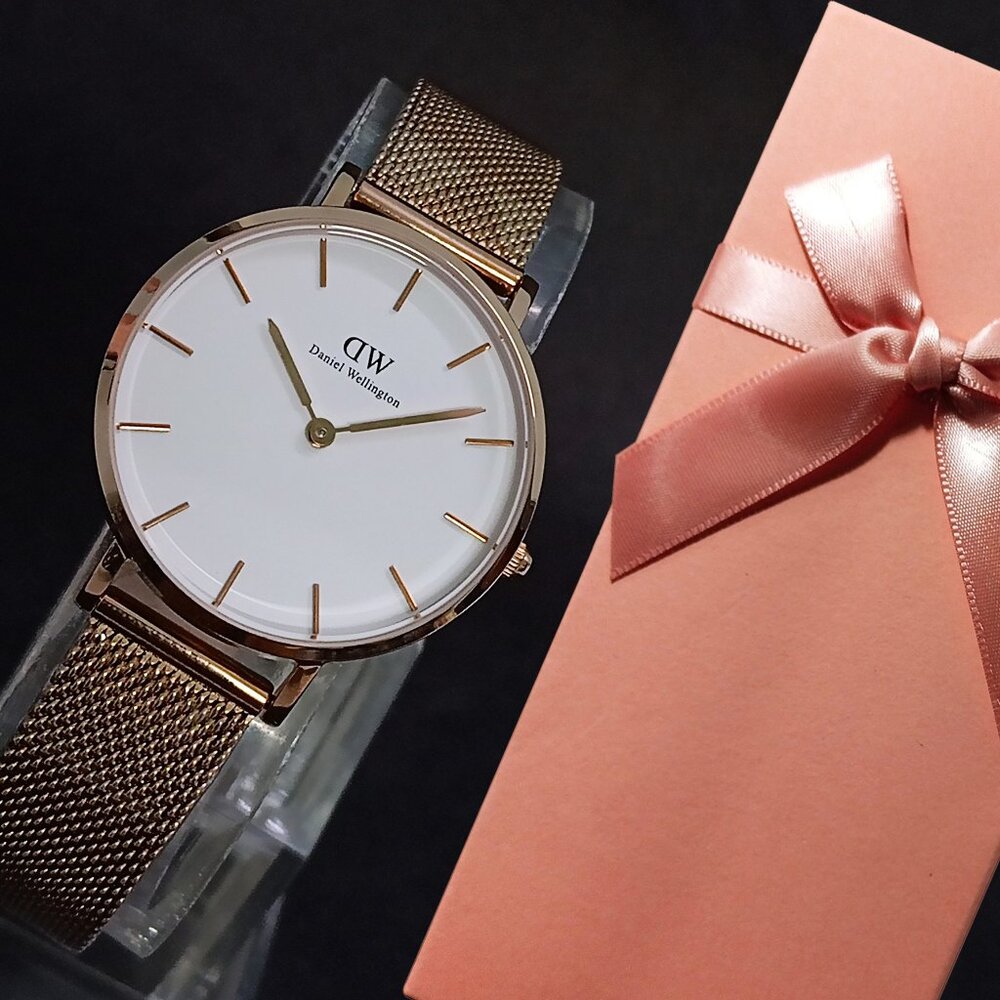 Daniel Wellington Women's Quartz Mesh Band Ultra Slim Wristwatch